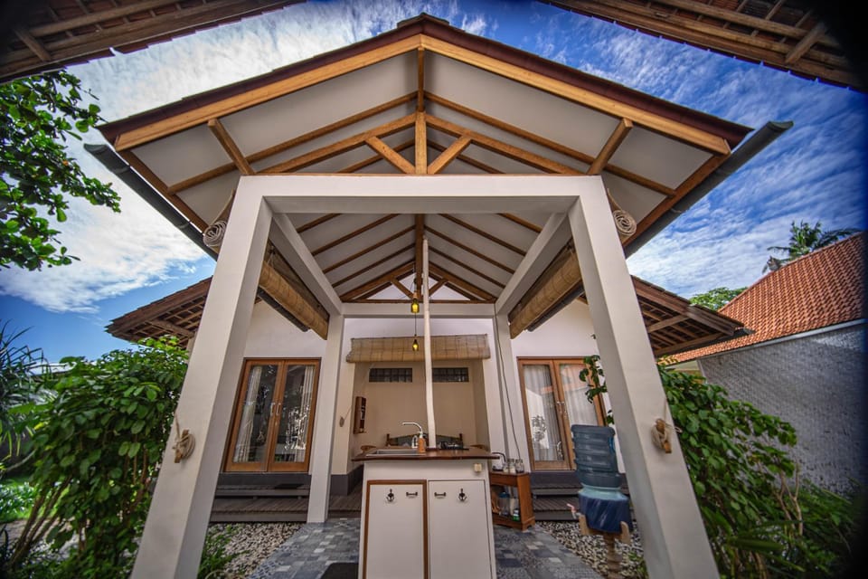 Property building, Patio, Communal kitchen
