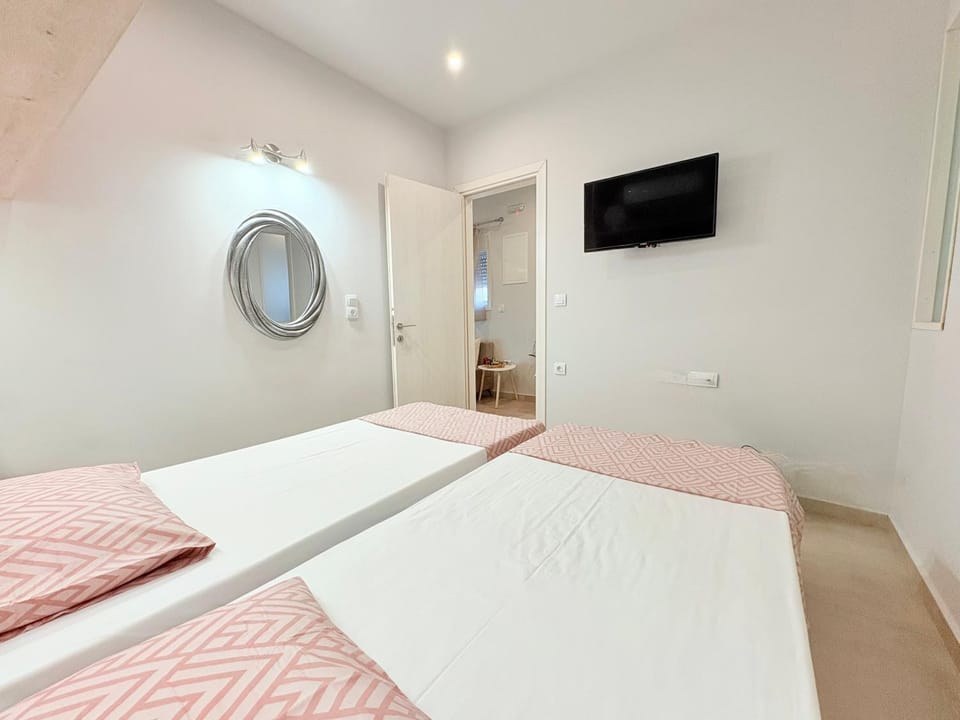 TV and multimedia, Bedroom, children, air conditioner