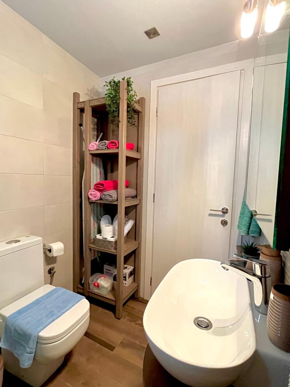 Toilet, Bathroom, flat iron, towels