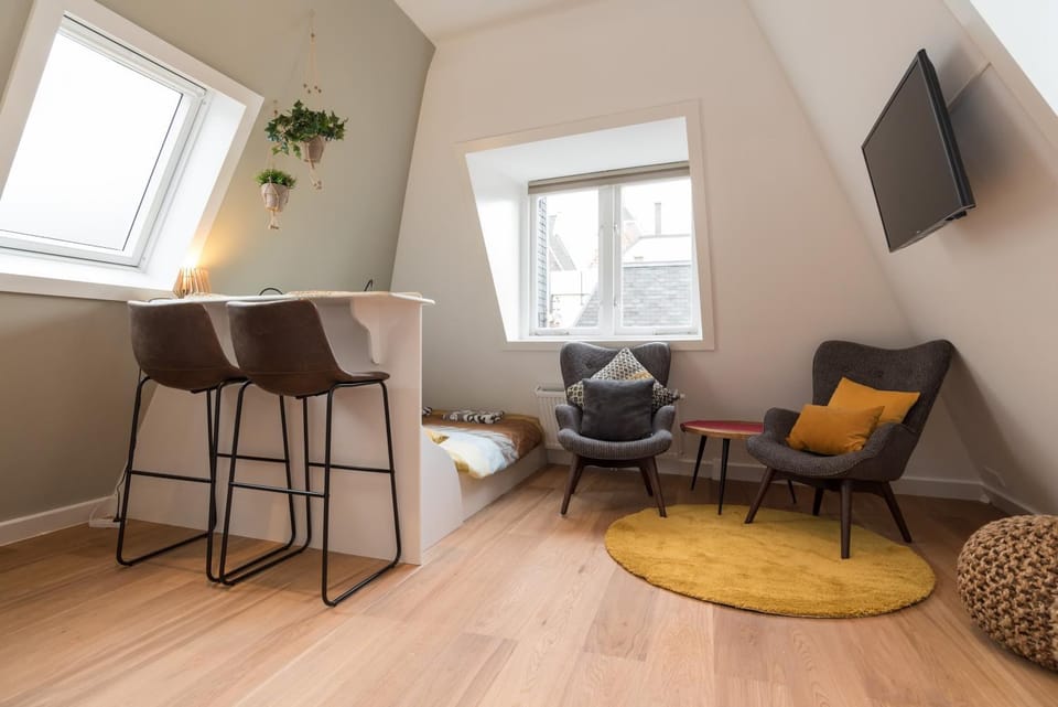 Seating area, Bedroom