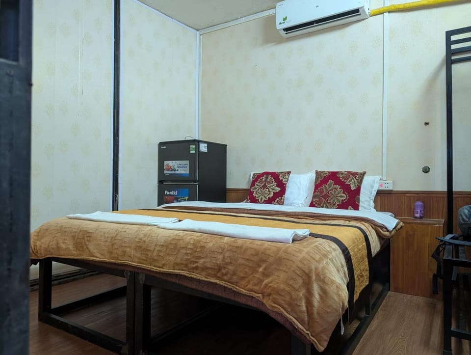 Bedroom, air conditioner