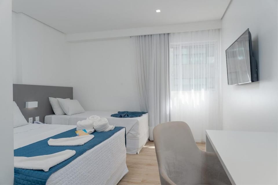 Communal lounge/ TV room, Bed, Photo of the whole room, Bedroom, towels