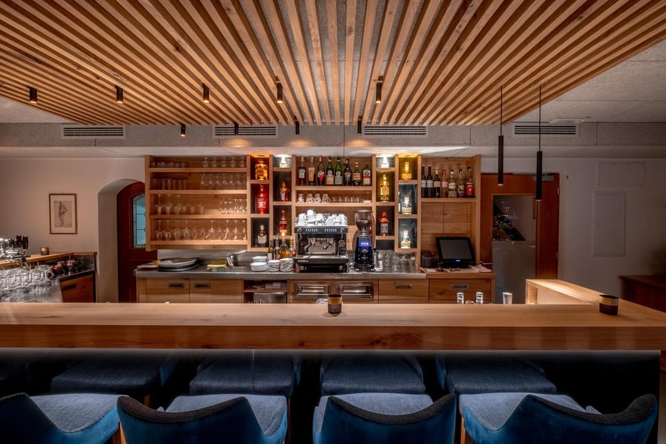 Lounge or bar