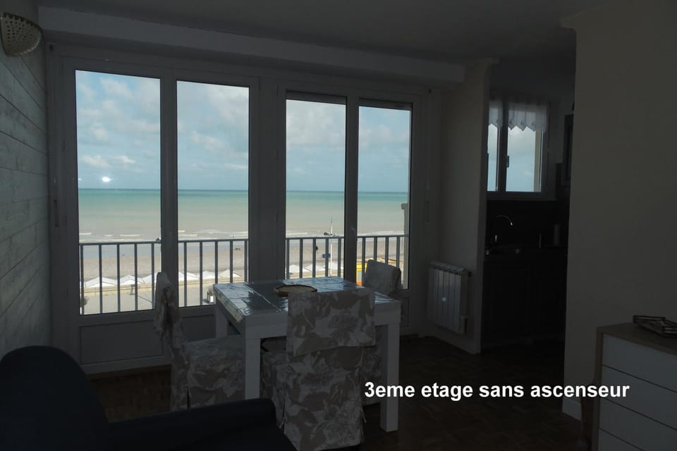 L' entre mer et falaise Apartment in Normandy