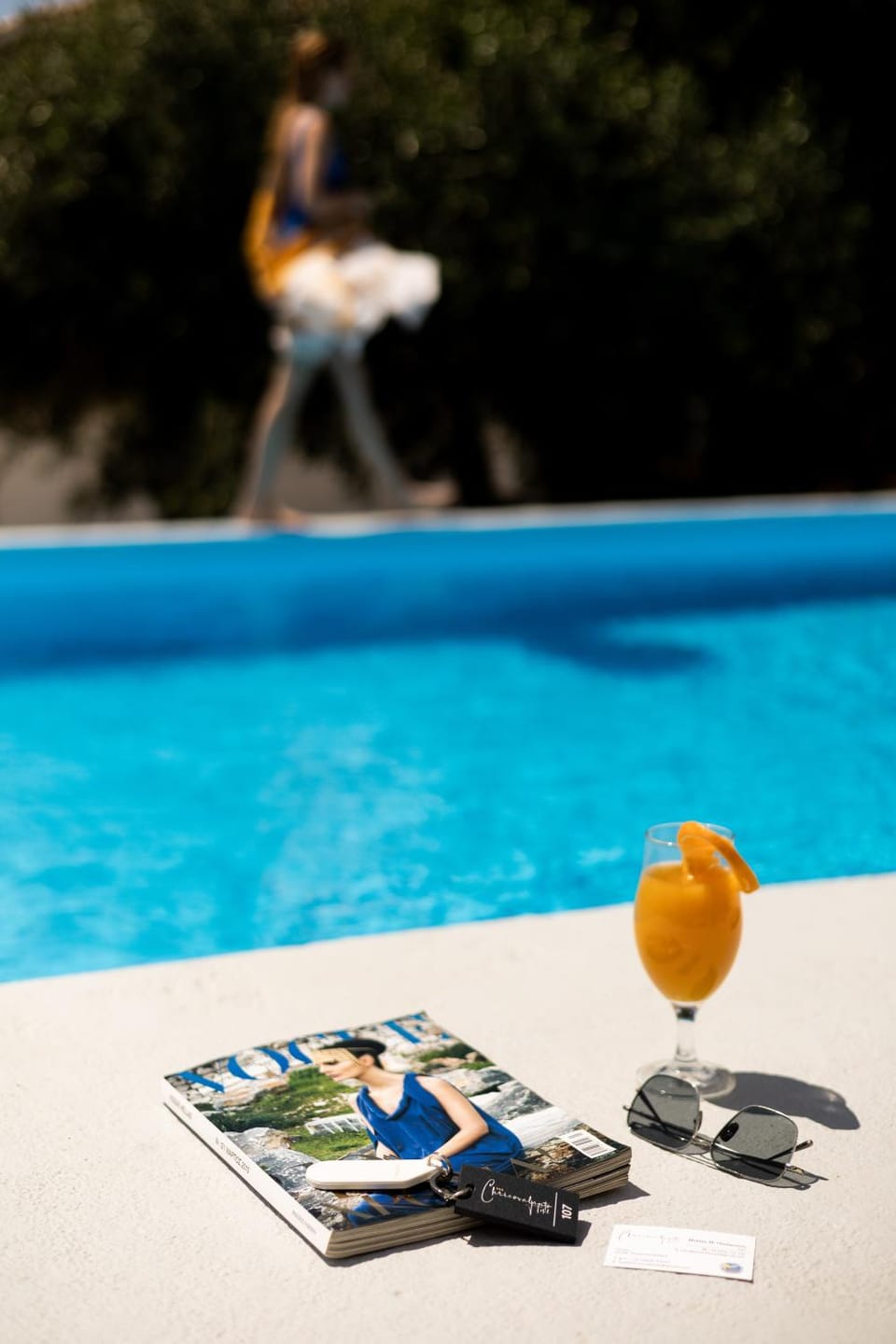 Property building, Day, People, Food and drinks, Food, Pool view, Swimming pool, Drinks, sunbed