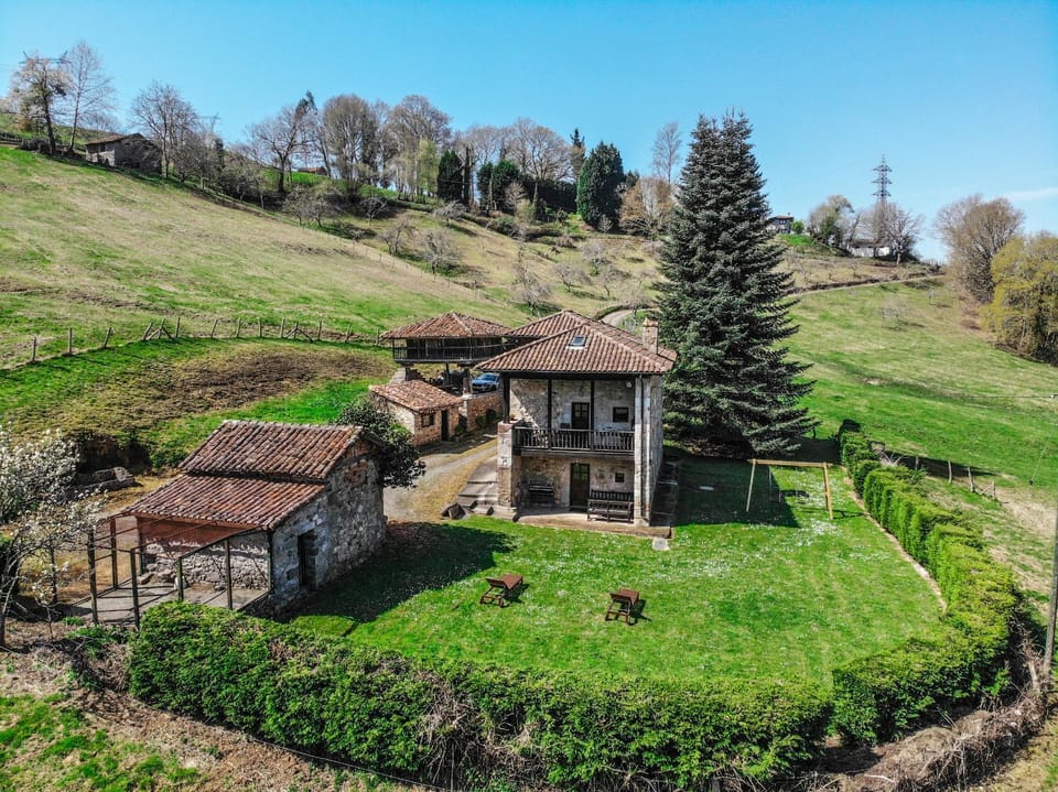 Finca La Casería LA CASA Bed and Breakfast in Asturias