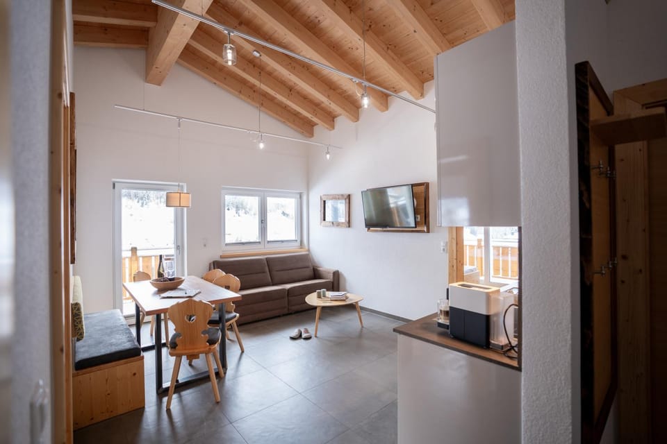 Kitchen or kitchenette, Living room, kitchen