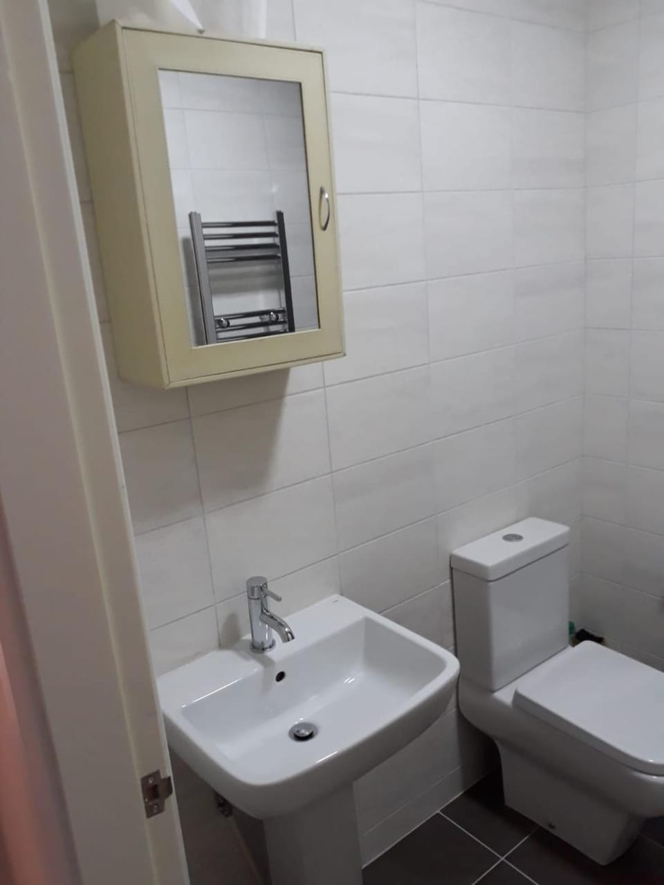 Shower, Toilet