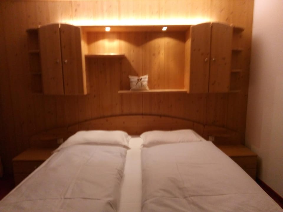 Property building, Breakfast