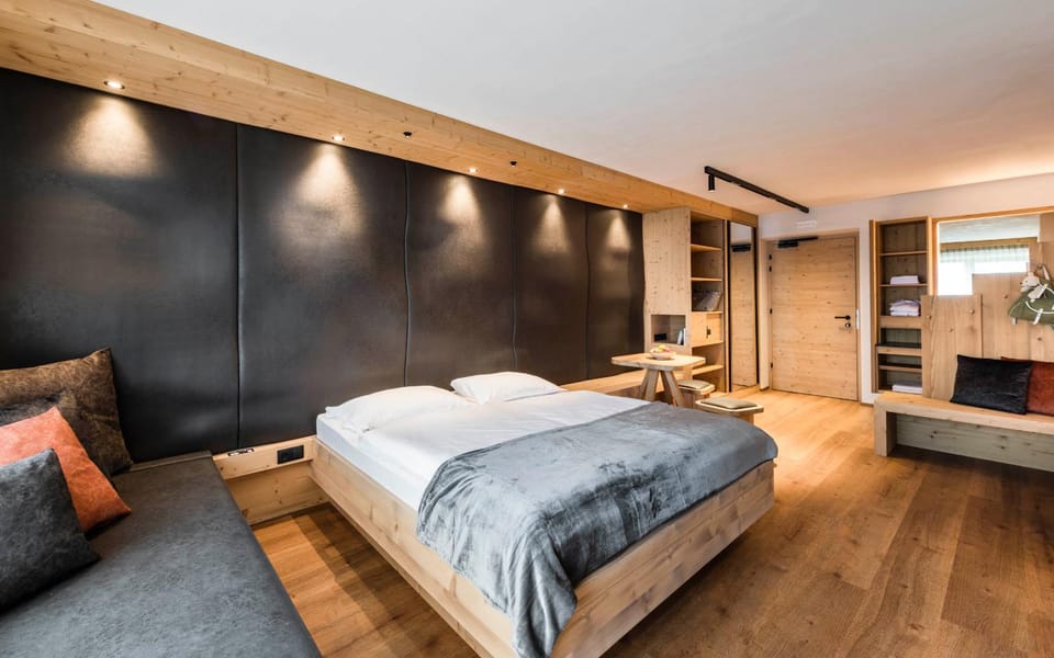 Bed, Photo of the whole room