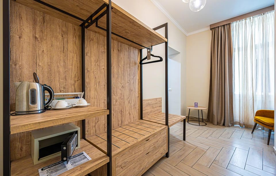 Four Rivers Suites Bed and Breakfast in Rome