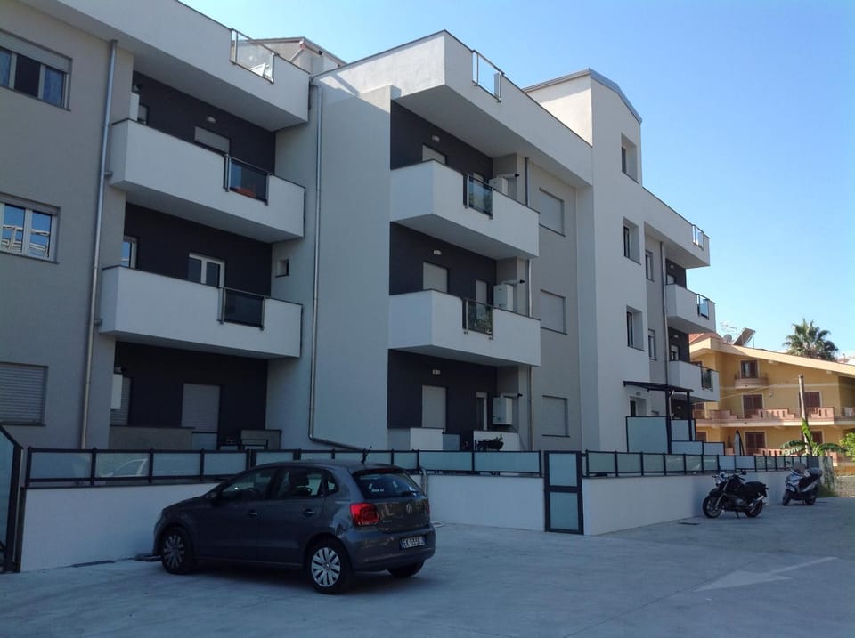 Property building, Area and facilities