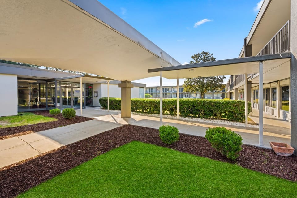 Property building, Facade/entrance
