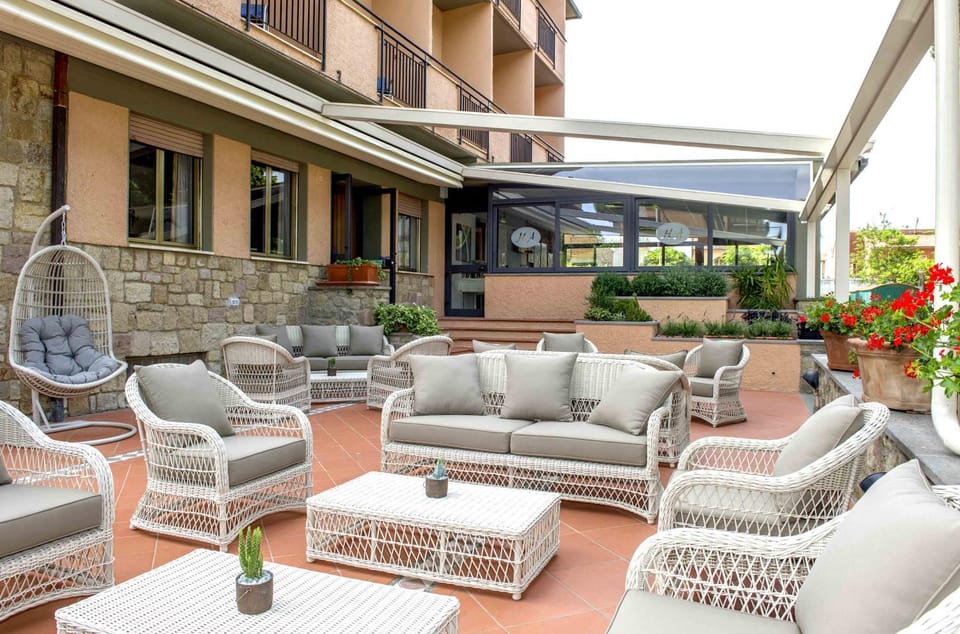 Patio, Day