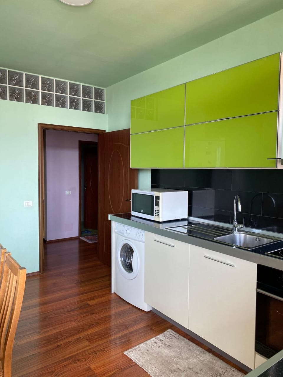 minibar, washing machine