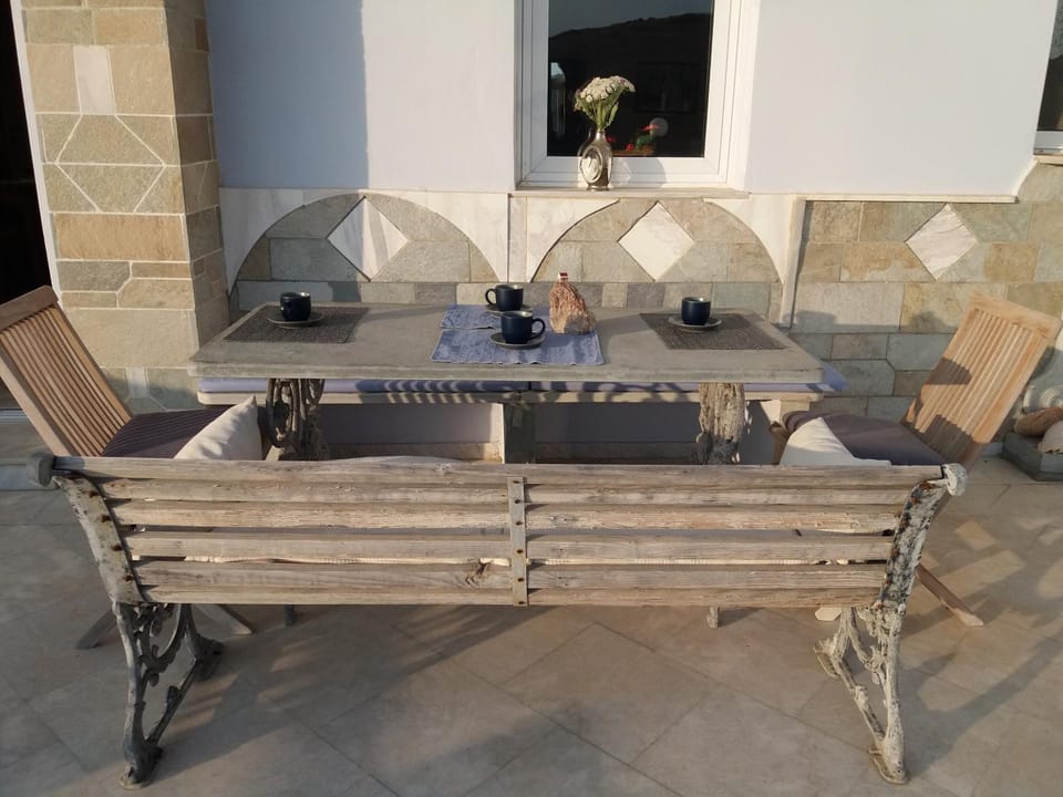 Sunrise seahouse House in East Attica Regional Unit, Greece