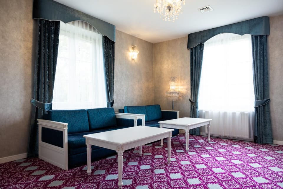 Patio, Off site, People, Game Room, Game Room, Garden, Library, Massage, Sauna, View (from property/room), Balcony/Terrace, Decorative detail, Animals, Food, Meals, Breakfast, Lunch, Dinner, young children, Family, furniture, heating, internet, room service, room service, safe, towels, wedding, laundry