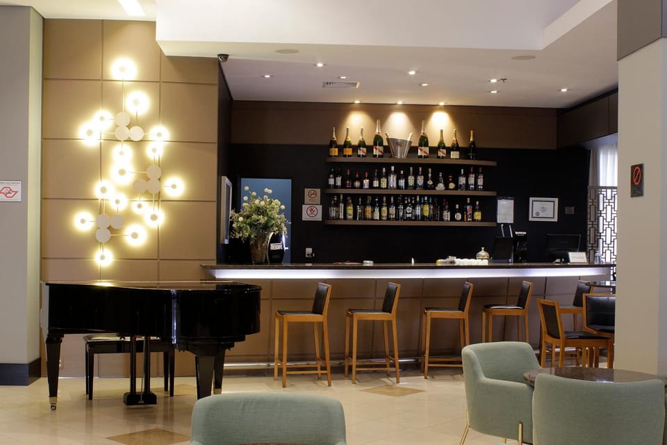 Lounge or bar, Seating area, Area and facilities
