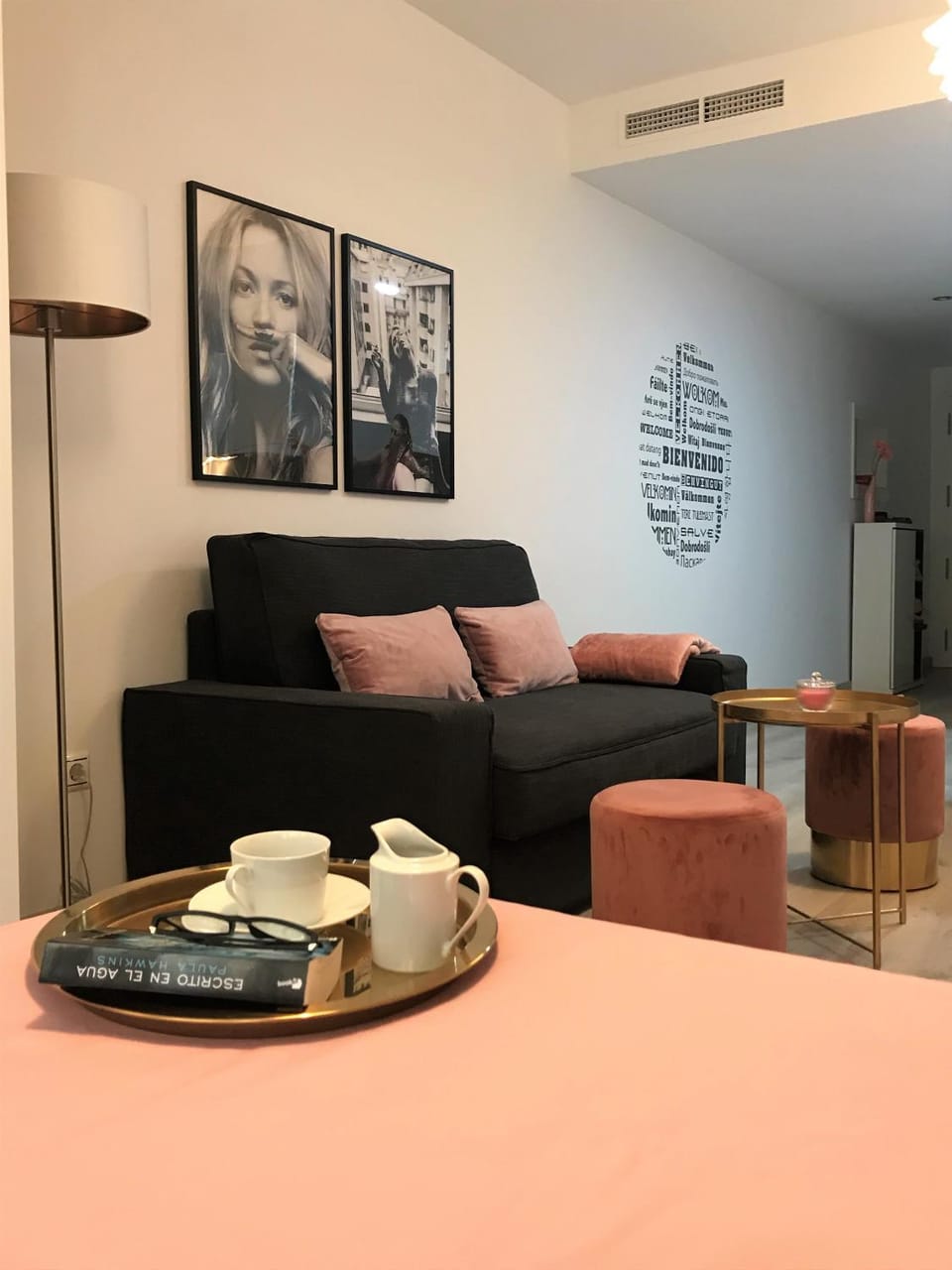 Bed, Living room, Logo/Certificate/Sign