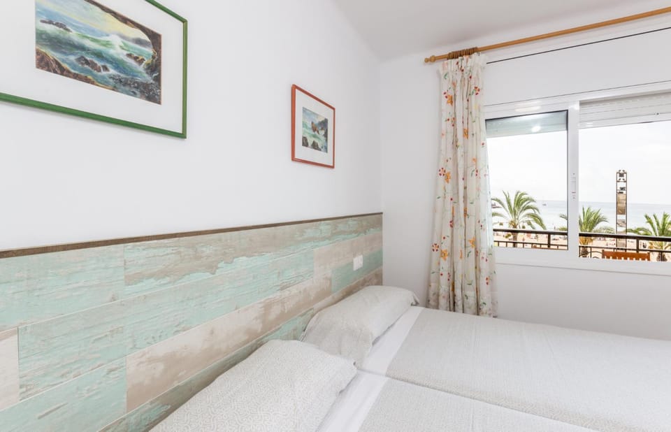 Bedroom, Sea view