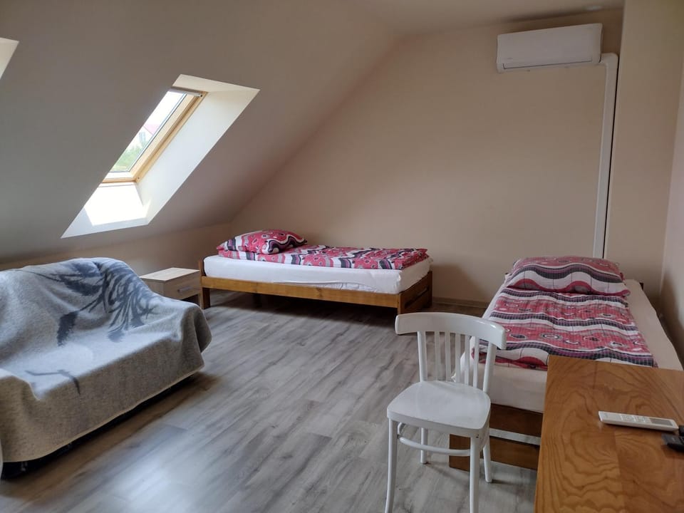 Bedroom, air conditioner