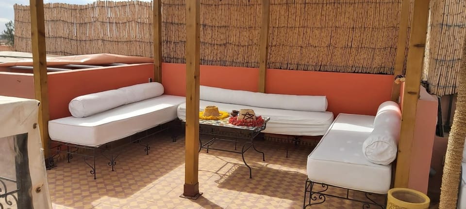Balcony/Terrace, Seating area, Internal: Not applicable to any particular room