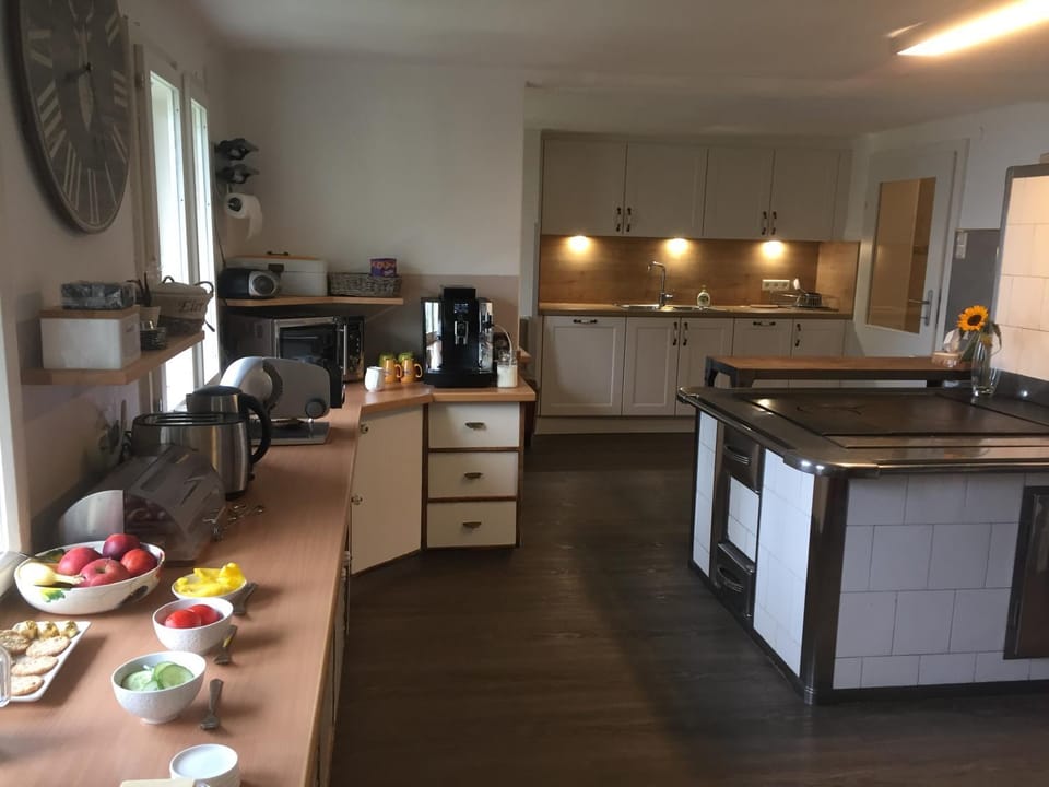 Dining area, Communal kitchen, Internal: Not applicable to any particular room