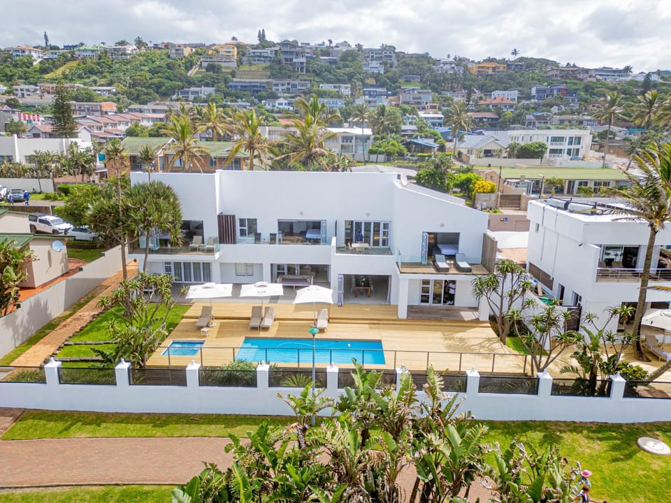Property building, Day, Natural landscape, Bird's eye view, Pool view, Street view, Swimming pool, sunbed