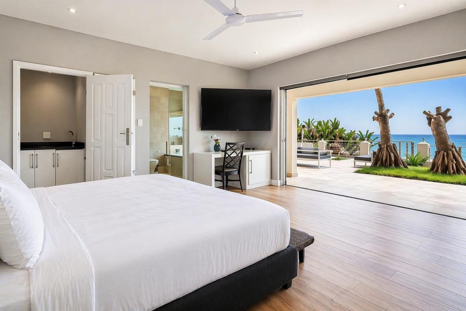 Bed, Bathroom, TV and multimedia, Kitchen or kitchenette, Bedroom, Garden view, Pool view, Sea view, Bath