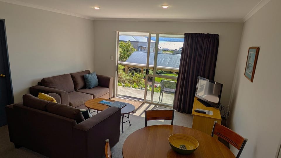 Natural landscape, Balcony/Terrace, Living room, Mountain view, Sea view