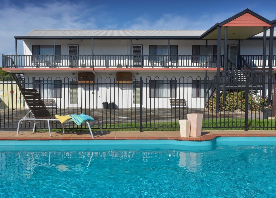 Swimming pool, Swimming pool
