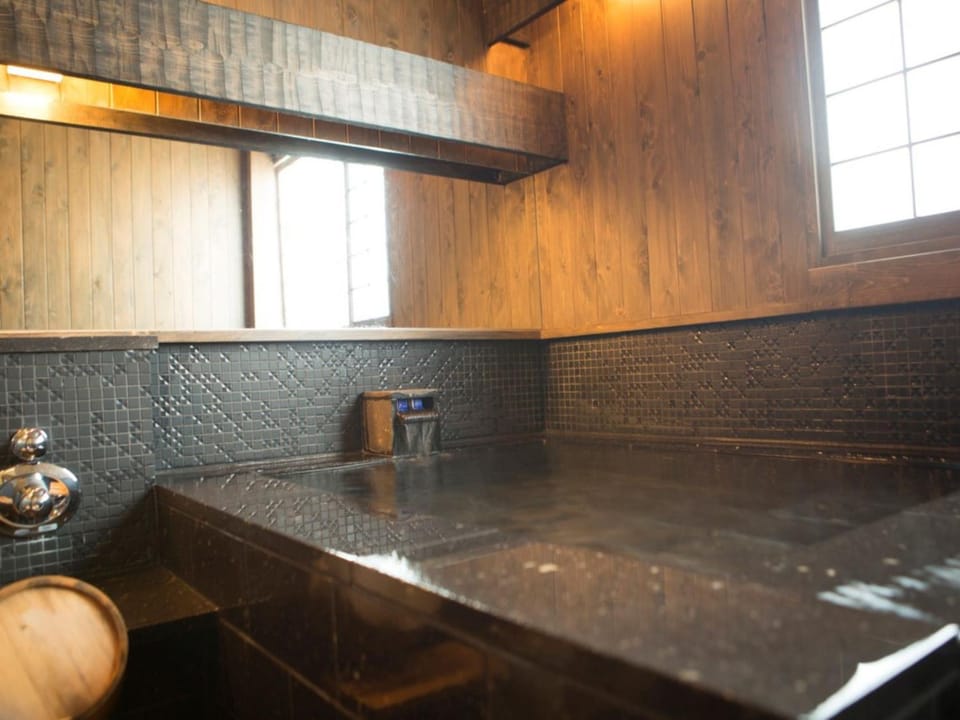 Hot Spring Bath, Bathroom