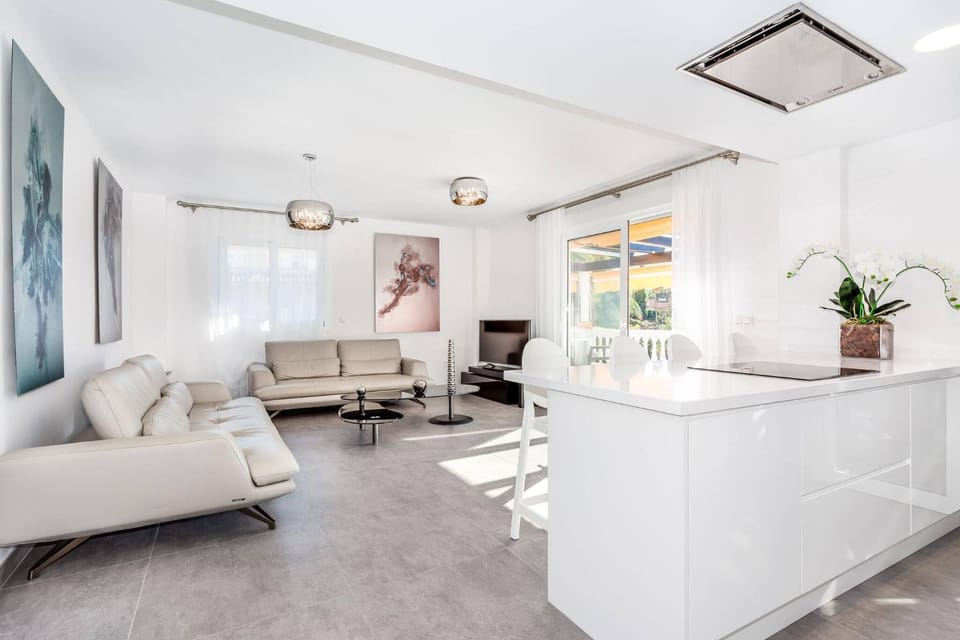 Communal lounge/ TV room, Living room
