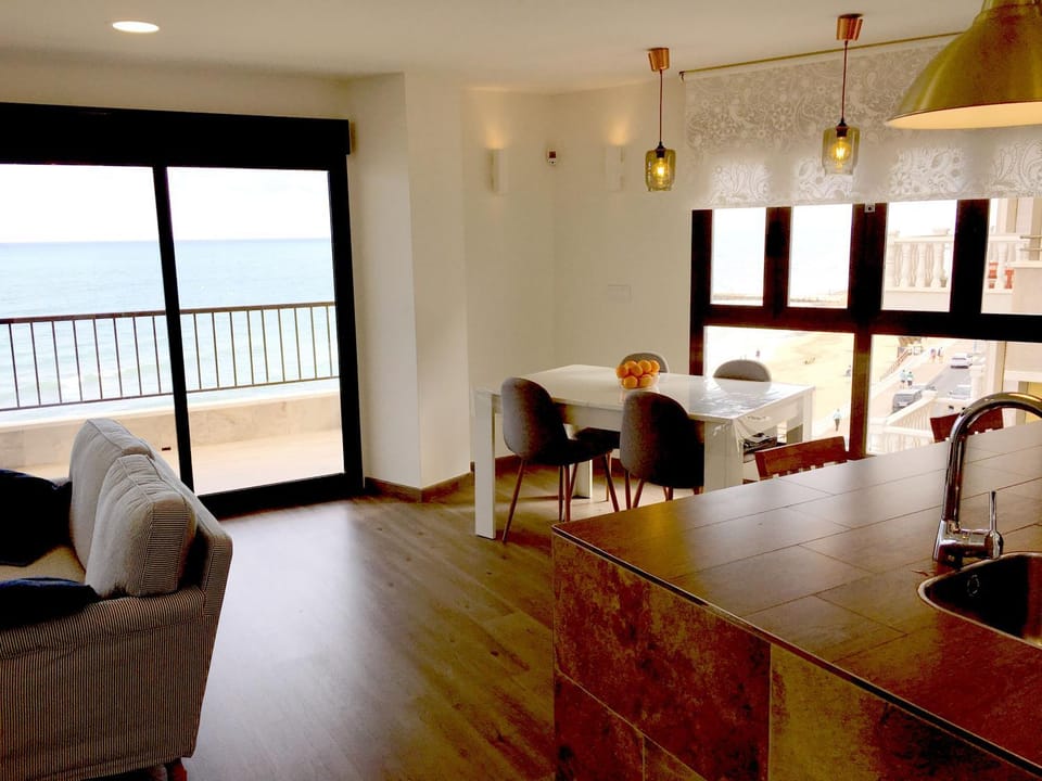 Balcony/Terrace, Living room, Seating area, Dining area, Sea view