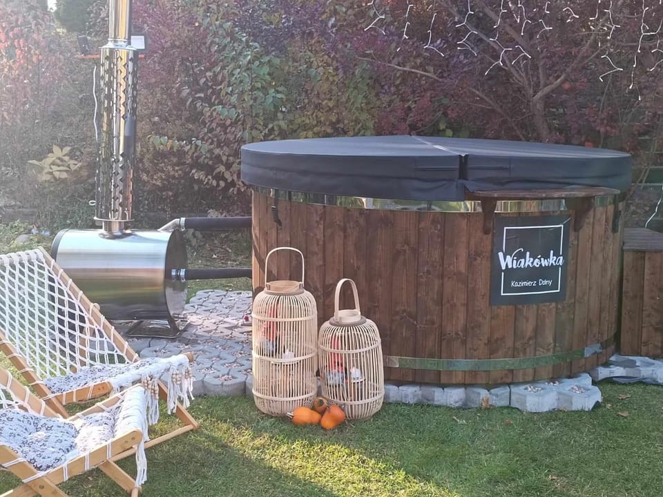 Garden, Hot Tub