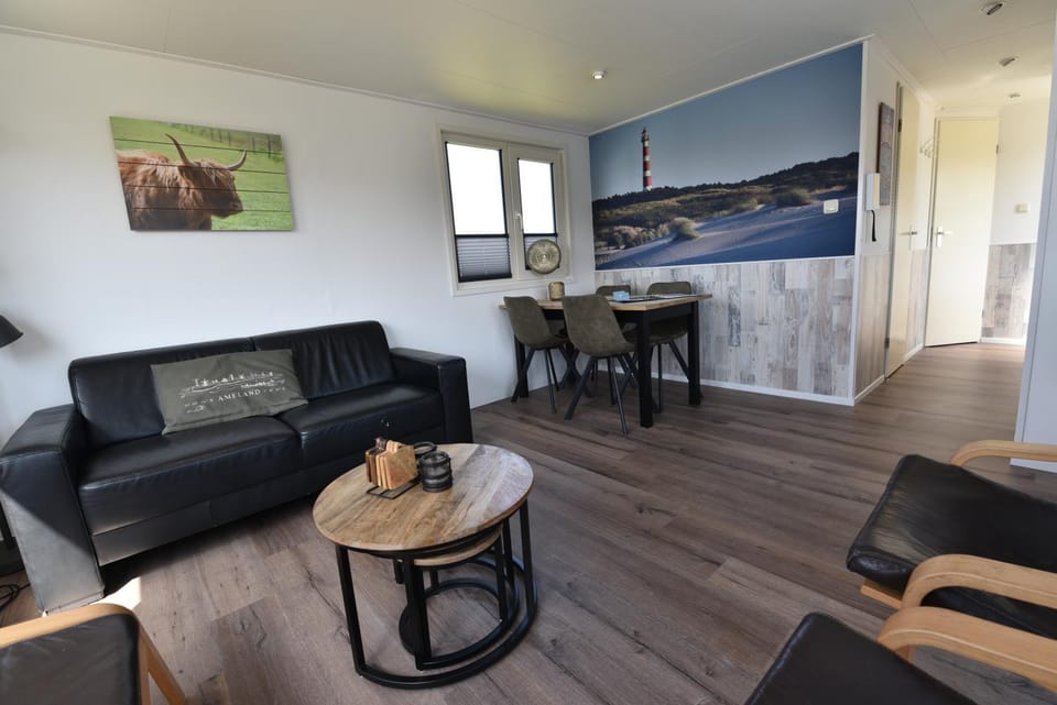 Living room, Food