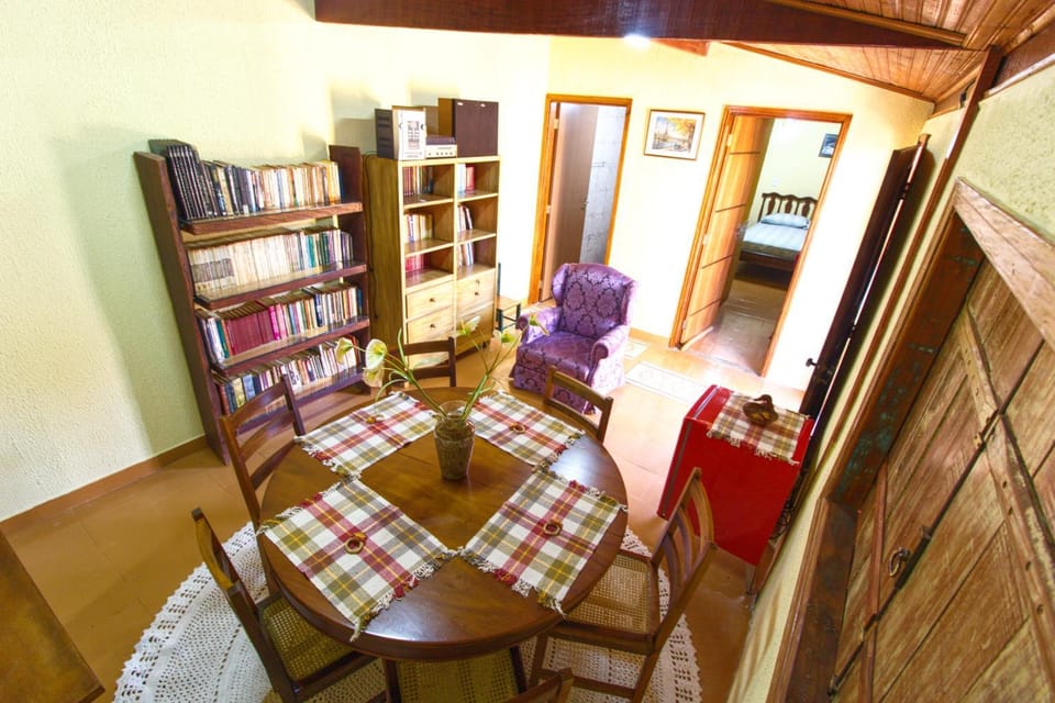 Library, Coffee/tea facilities, Living room, Dining area