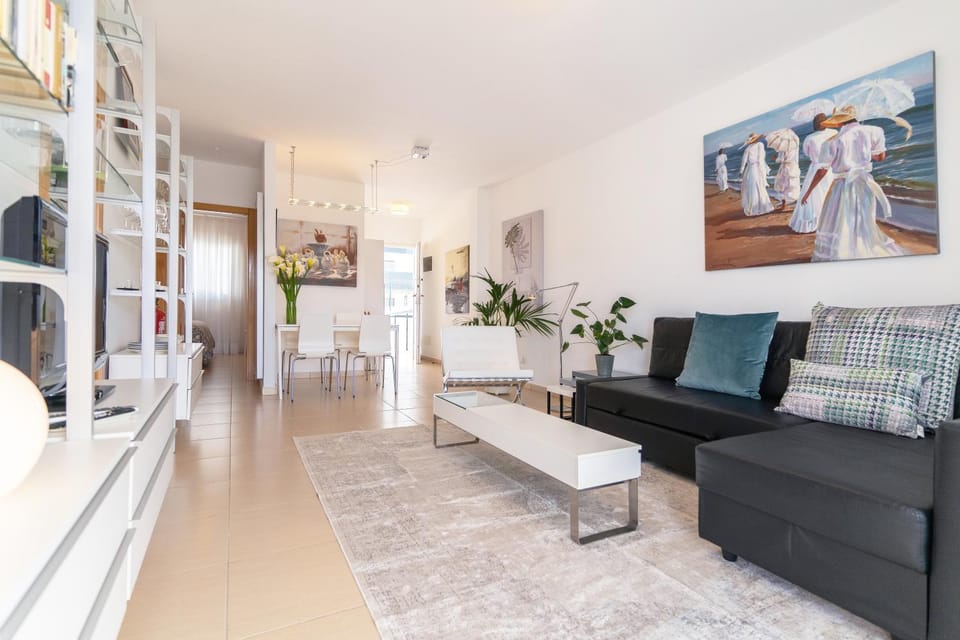 Living room, Dining area, air conditioner
