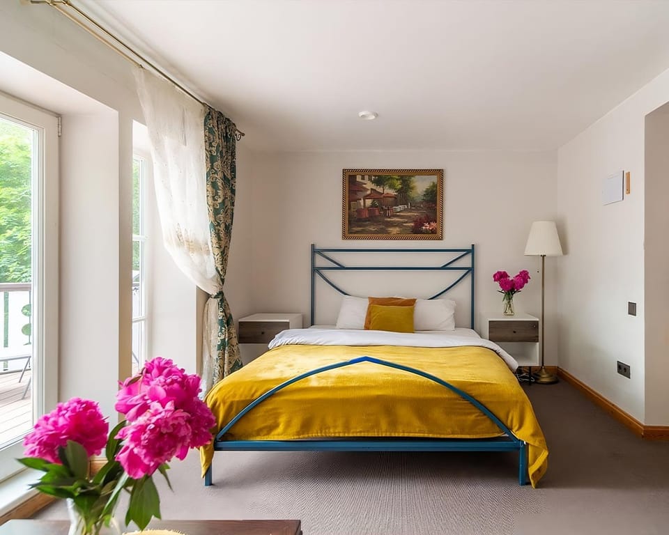 Bed, Photo of the whole room