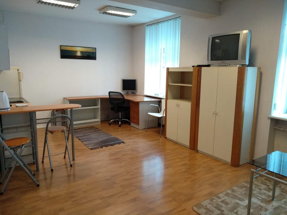 TV and multimedia, Kitchen or kitchenette, Dining area, wardrobe