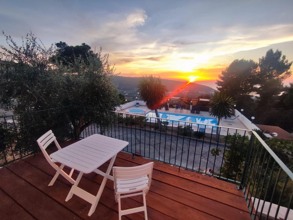 Patio, Natural landscape, View (from property/room), Balcony/Terrace, Pool view, Swimming pool, Sunset