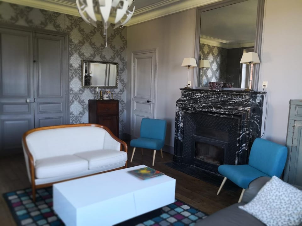 Living room, Internal: Not applicable to any particular room