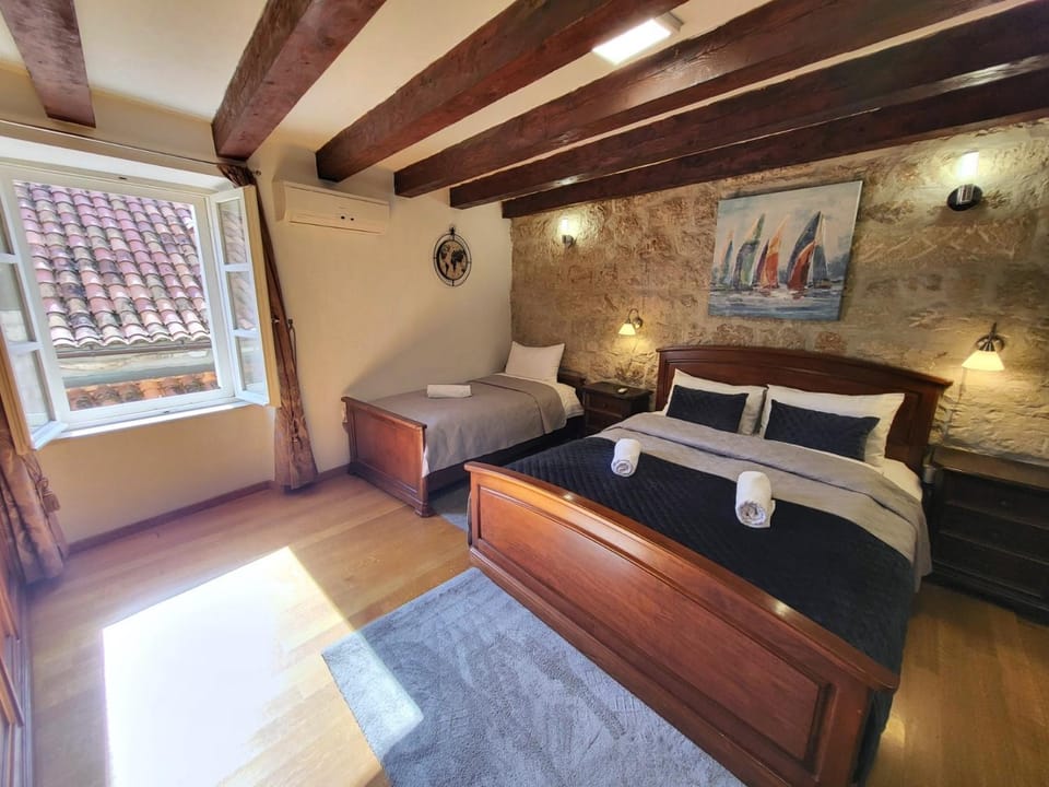 Bed, View (from property/room), Photo of the whole room, Bedroom, City view