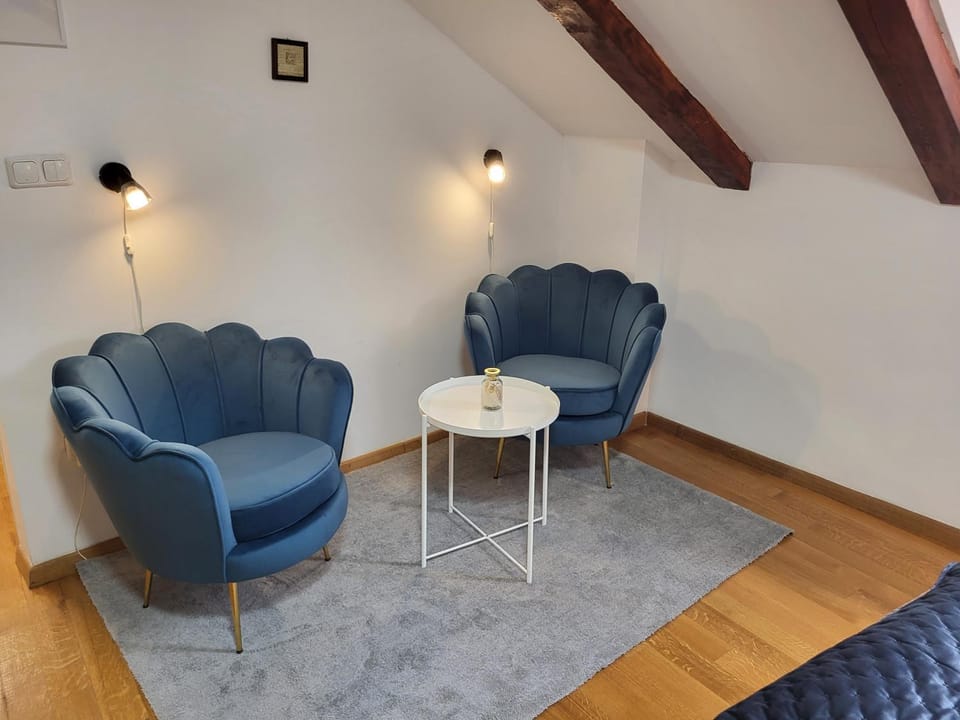 Decorative detail, Seating area