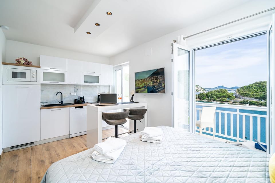 Bedroom, Sea view, kitchen