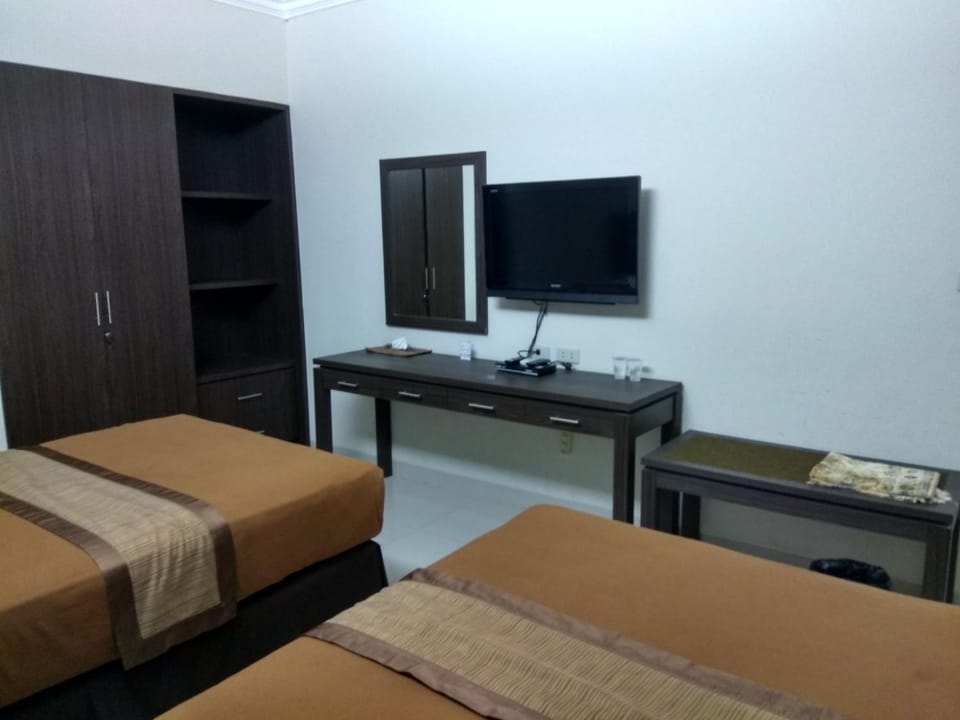 TV and multimedia, Photo of the whole room, Bedroom