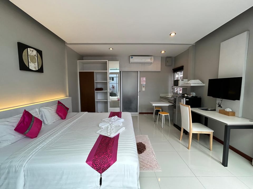 TV and multimedia, Bedroom, air conditioner