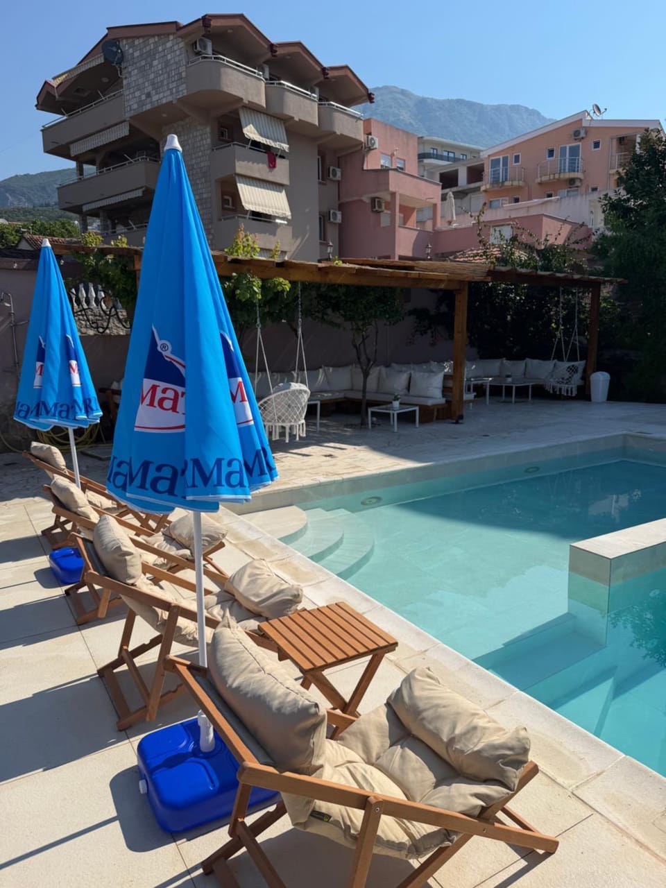 Pool view, Swimming pool, sunbed