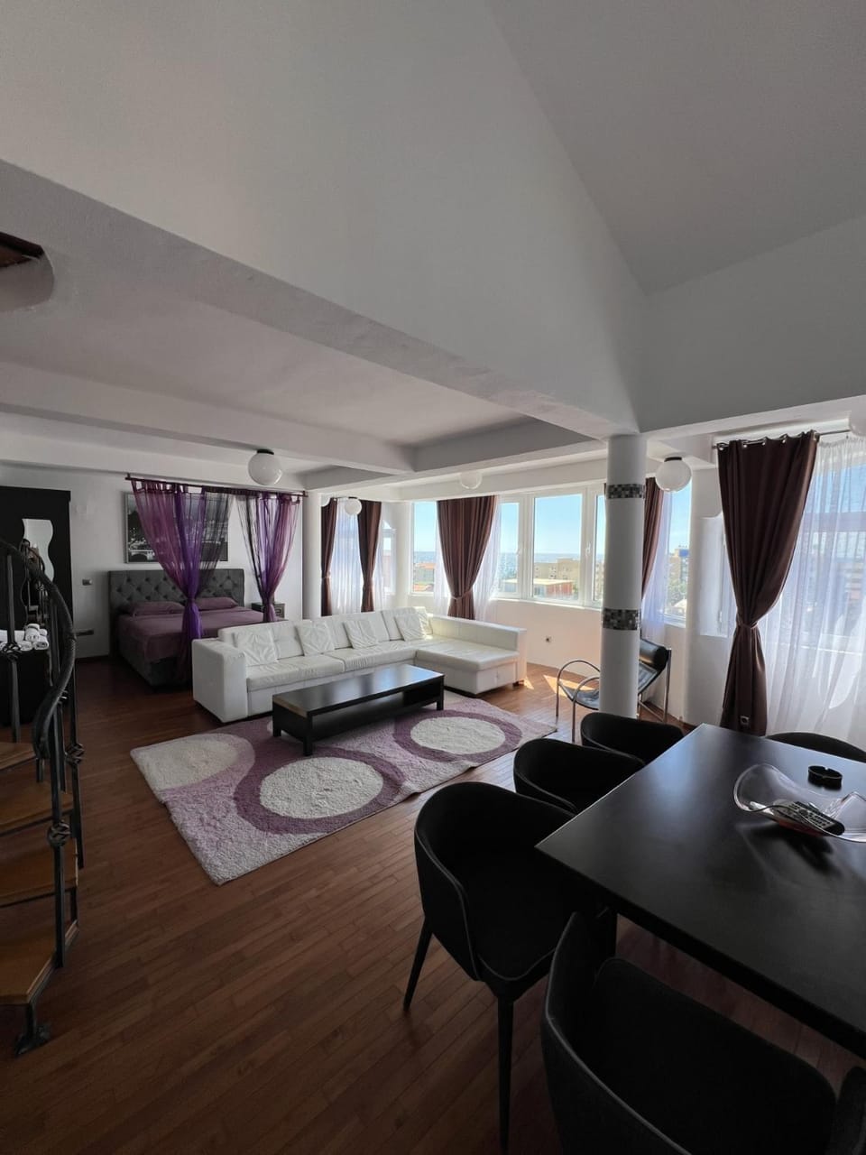 Bed, Living room, Photo of the whole room, Seating area, Dining area, Bedroom