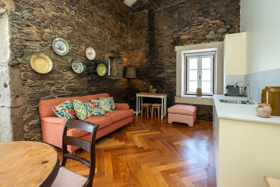 Kitchen or kitchenette, Seating area, Dining area